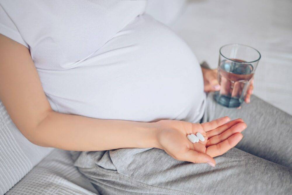 prenatal vitamins feature scaled 1